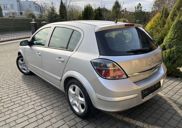 Opel Astra cena 14250 przebieg: 194000, rok produkcji 2007 z Łęczyca małe 379